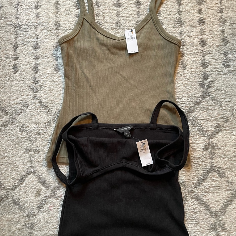 Set of 2 Banana Republic Olive and Black Camisoles XXS
